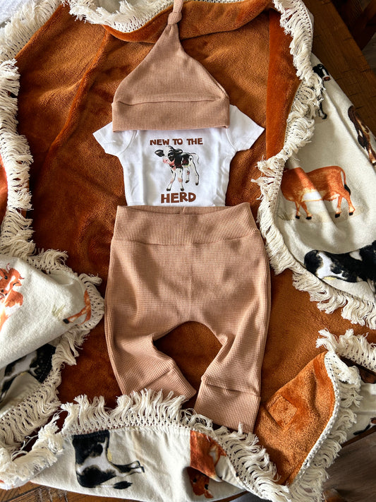 0-3 Month 4 Piece Newborn Blanket Layette Gift Set ‘New to the Herd’ Tan Cow Fringe