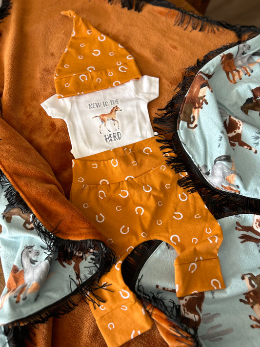 0-3 Month 4 Piece Baby Blanket Layette Gift Set ‘New to the Herd’ Horse Shoe