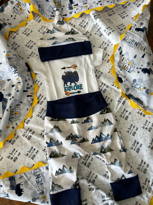 0-3 Month 4 Piece Newborn Blanket Layette Gift Set ‘Explore’ Buffalo