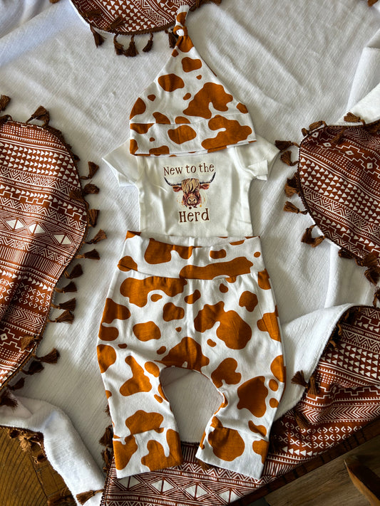 0-3 Month 4 Piece Baby Blanket Layette Gift Set Aztec Rust Cow Print